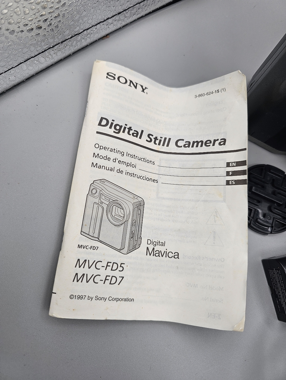 Sony Mavica MVC-FD7 Retro Floppy Disk Digital Camera 10x Zoom TESTED w/ Charger - Picture 3 of 14